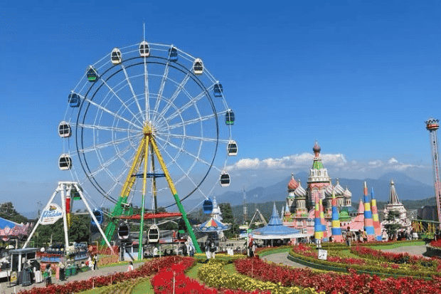 Lokasi Strategis dan Suasana Sejuk Pegunungan