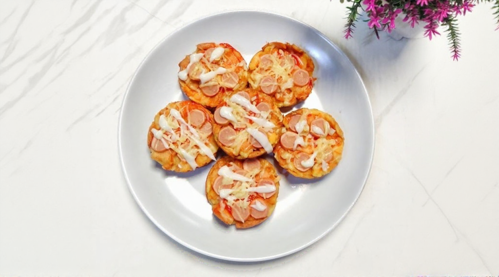 Gak punya oven pizza mini roti tawar ini cuma butuh 5 menit di teflon!