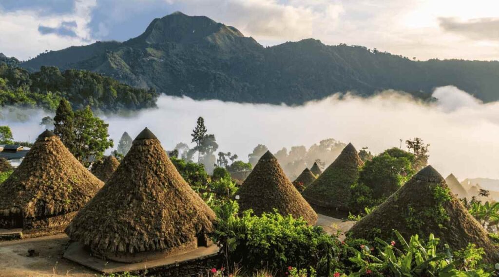 Menyapa Keheningan dan Kehangatan Budaya di Desa Wae Rebo