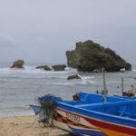 Pantai Drini dan Cerita Tenang di Selatan Gunungkidul