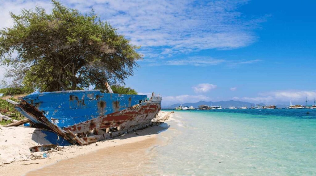 Pulau Kanawa Labuan Bajo, Tempat Tenang dengan Laut Jernih yang Memanjakan