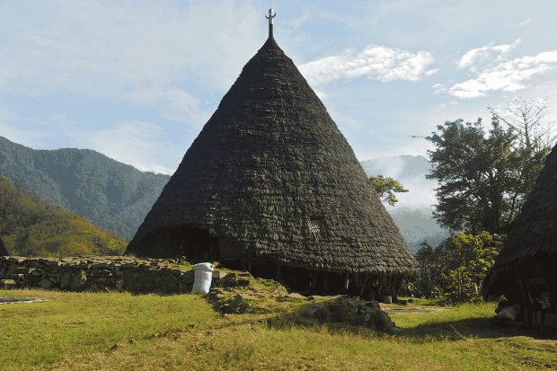 Rumah Adat sebagai Pusat Kehidupan