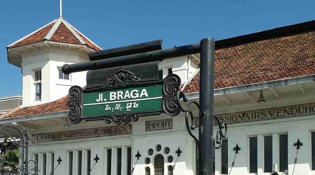 Jalan Braga Bandung, Nilai Pendidikan yang Tetap Hidup