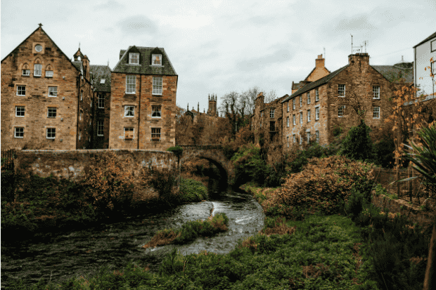 Kehidupan Kota yang Dinamis dan Bersahaja