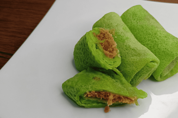 Proses Pembuatan yang Sarat Makna Tradisi