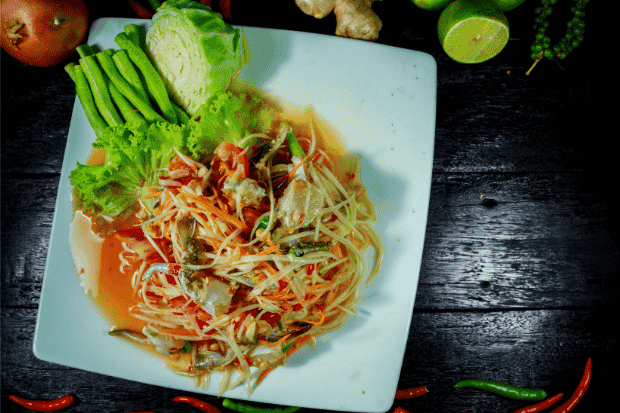 Som Tum dalam Kebiasaan Makan Masyarakat Thailand
