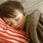 Tidur Sore Antara Kenyamanan dan Perdebatan Sehat