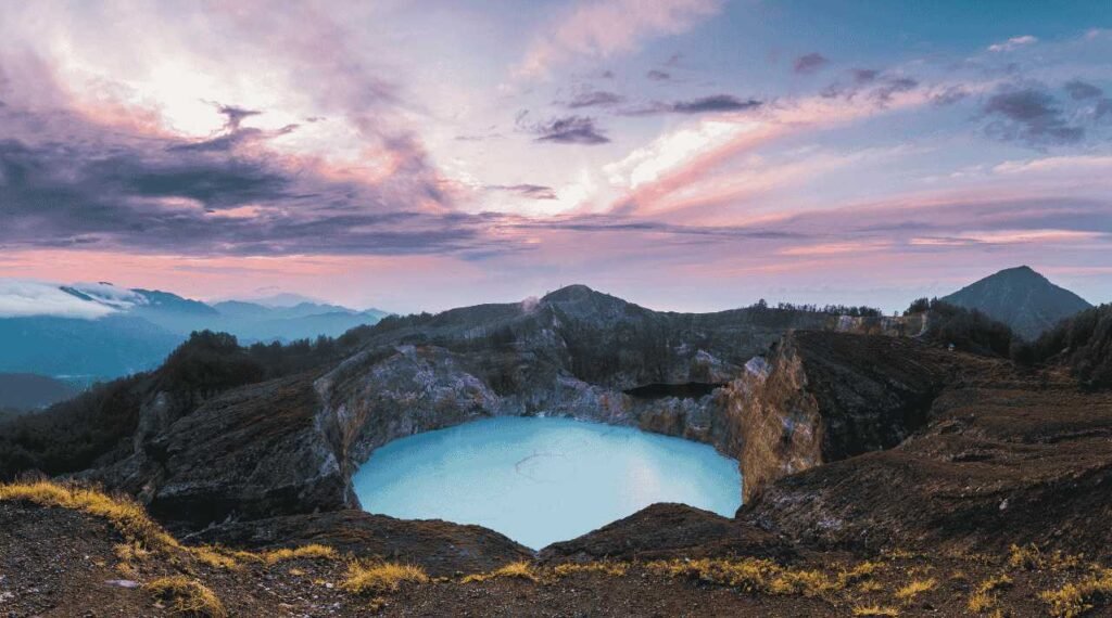 Keindahan Ajaib Danau Kelimutu
